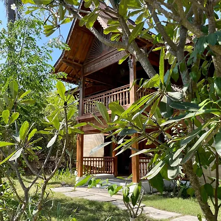 The Exile Sunsetpoint Hotel Gili Trawangan Exterior photo